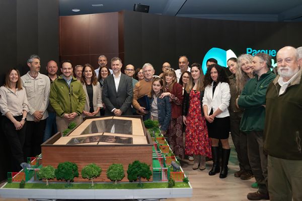 Martínez Abad anuncia que el nuevo edificio de elefantes llevará el nombre del veterinario Santiago Borragán