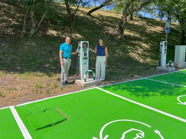 Cantur pone en servicio 74 puntos de recarga para vehículos eléctricos en sus principales instalaciones turísticas